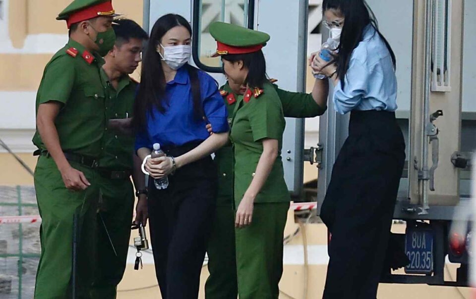 sang-nay,-hoa-hau-thuy-tien,-hang-du-muc,-quang-linh-vlogs-hau-toa-vu-'keo-kera'