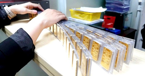 gi&aacute;-v&agrave;ng-mieng-tang-s&aacute;t-muc-ky-luc