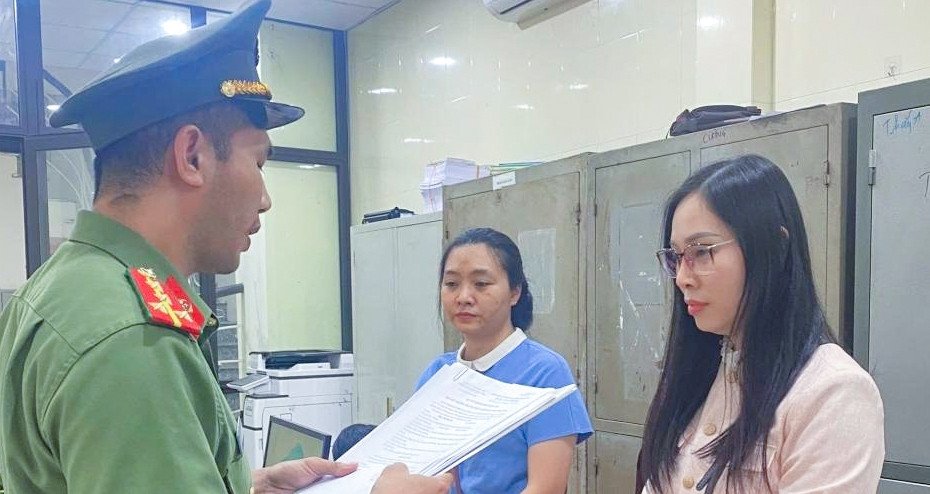 bat-duong-day-to-chuc-cho-nguoi-khac-tron-ra-nuoc-ngoai,-khoi-to-9-bi-can