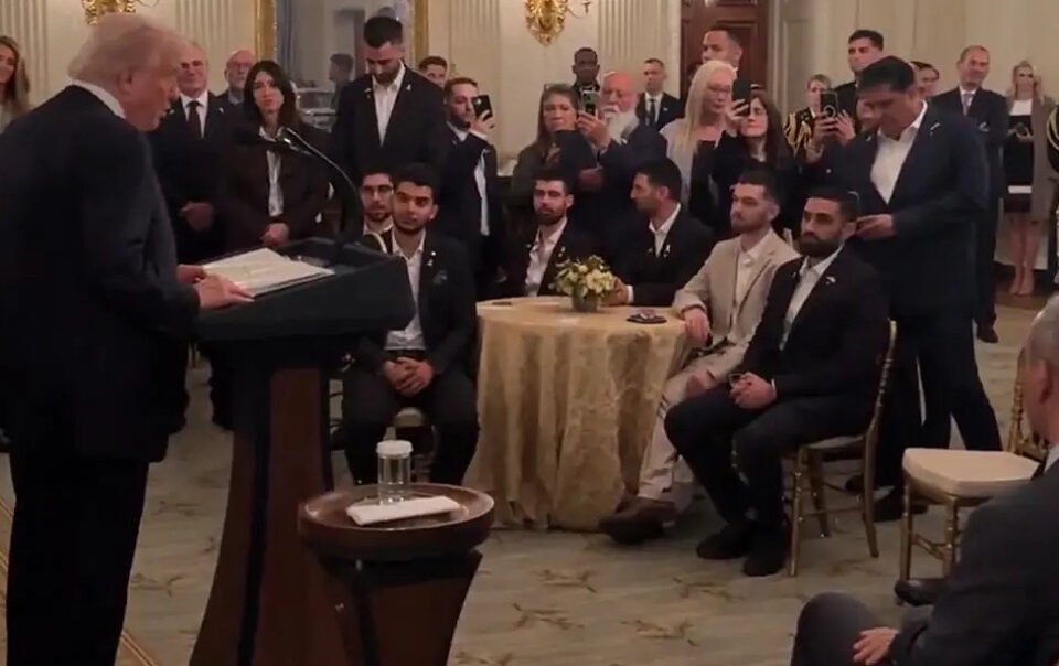 ong-trump-gap-nhom-con-tin-israel-tai-nha-trang