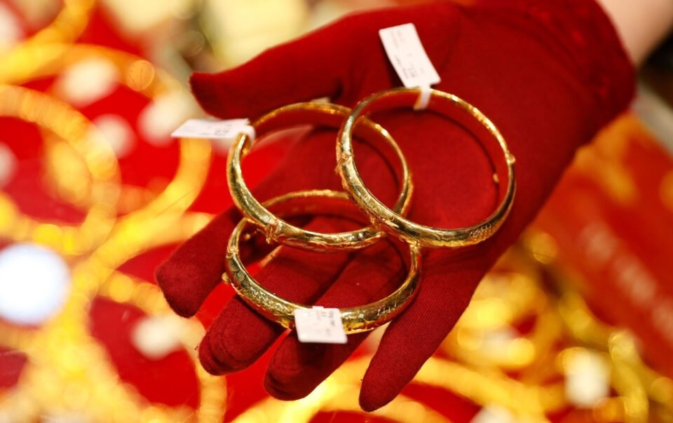 gia-vang-hom-nay-21/11/2025-rung-lac-'truoc-gio-g',-sjc-ha-nhiet