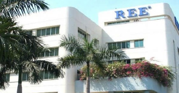 lanh-dao-co-dien-lanh-ban-bot-co-phieu-ree