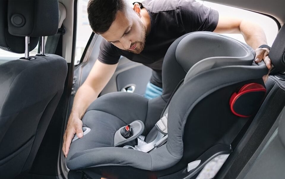 ’10-loi-ich-khi-trang-bi-ghe-an-toan-cho-tre-em’