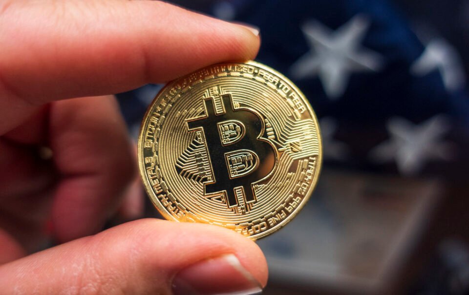 bitcoin-local-bottom-to-fall-between-these-two-levels-–-analyst