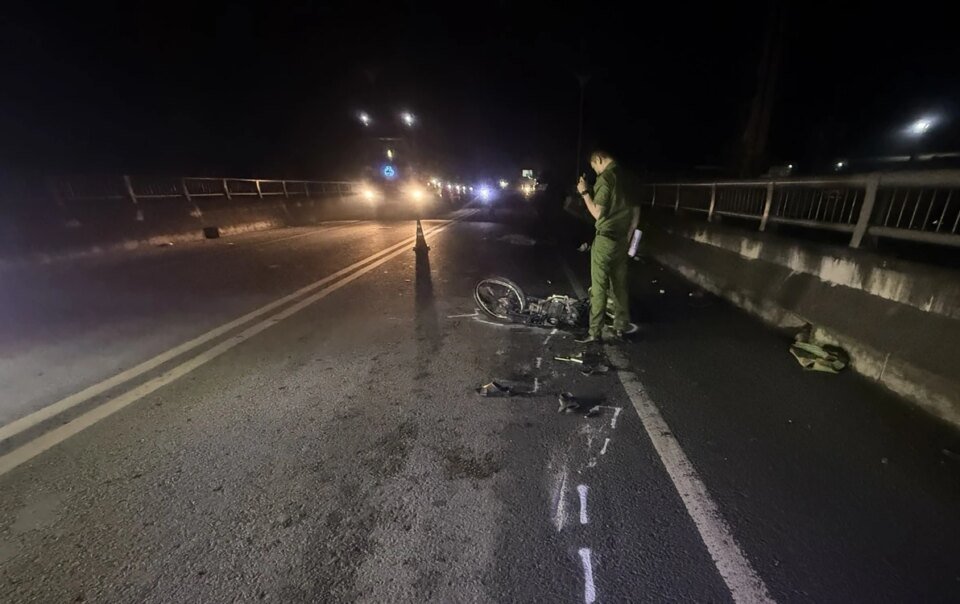 nguoi-dan-ong-nam-chet-ven-duong-nghi-bi-xe-can-chet-roi-bo-tron-o-dong-thap