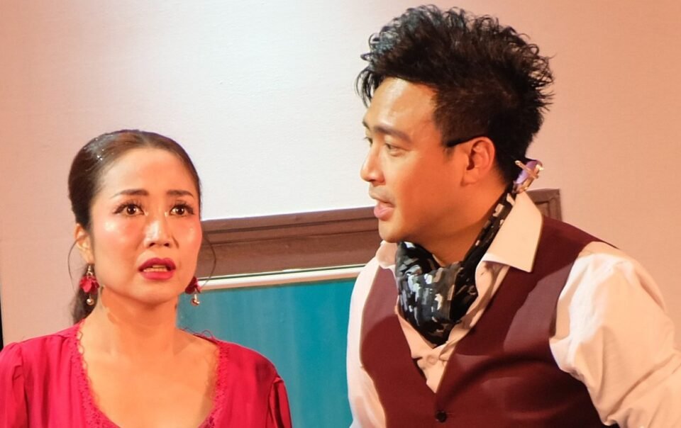 san-khau-hong-van-goi-90-trieu-dong-giup-ba-con-vung-bao-lu