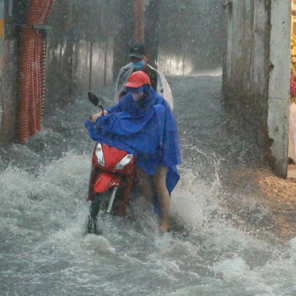 tp.hcm-ung-pho-khan-cap-ap-thap-nhiet-doi-co-the-thanh-bao,-yeu-cau-khong-xa-lu-khi-mua-lon