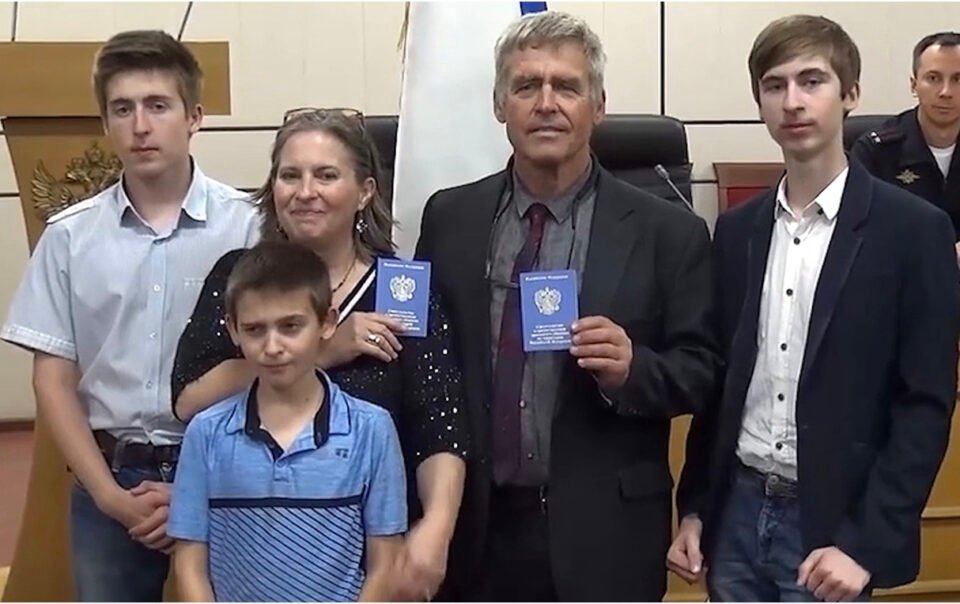 vi-sao-hang-nghin-nguoi-di-cu-tu-phuong-tay-sang-nga?