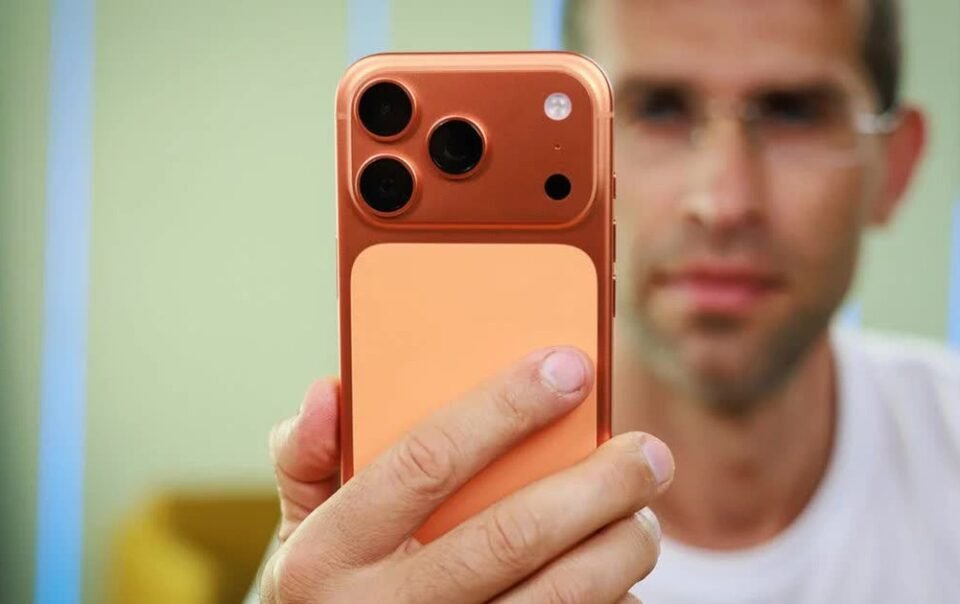 apple-khoe-tinh-nang-dot-pha-co-tren-iphone-17-pro