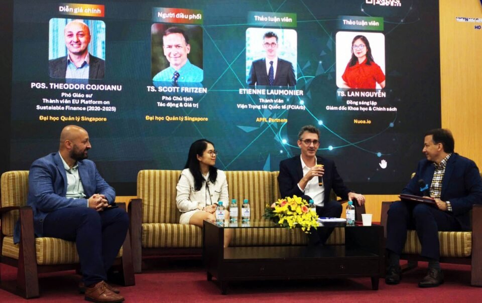 dai-hoc-top-dau-singapore-giang-day-tai-chinh-xanh-tai-viet-nam