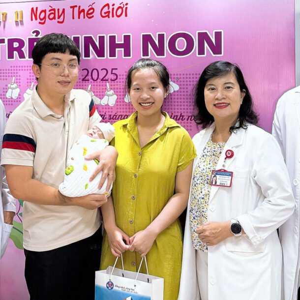 97-ngay-cuu-be-sinh-non-‘nho-nhu-hop-sua’