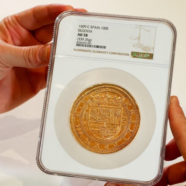 dau-gia-dong-vang-‘quan-vuong’,-chi-300g-ma-gia-3,5-trieu-usd