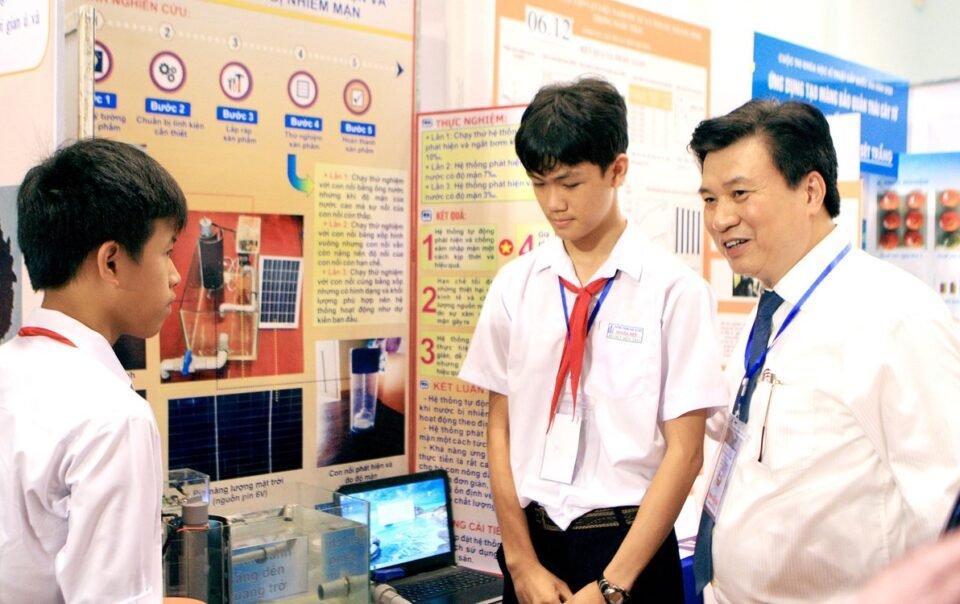 cong-khai-du-an-khoa-hoc-ky-thuat-du-thi-cap-quoc-gia-de-tang-giam-sat-xa-hoi