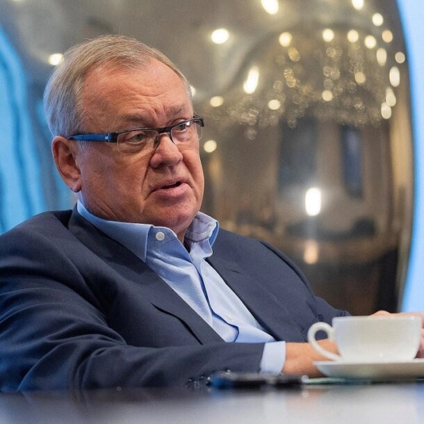 nga-se-kien-nua-the-ky-neu-eu-tich-thu-tai-san