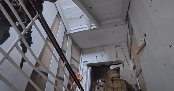 nga-tuy&ecirc;n-bo-gi&agrave;nh-duoc-pokrovsk,-vovchansk