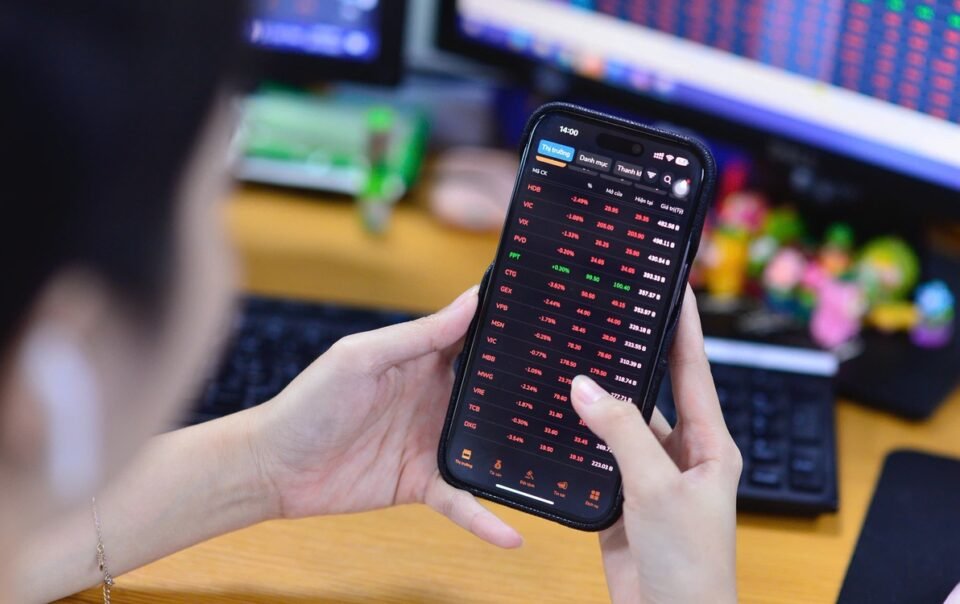 bac-lap-dinh,-vang-tang-gia-tro-lai,-dong-tien-chung-khoan-vi-dau-‘mat-hut’?