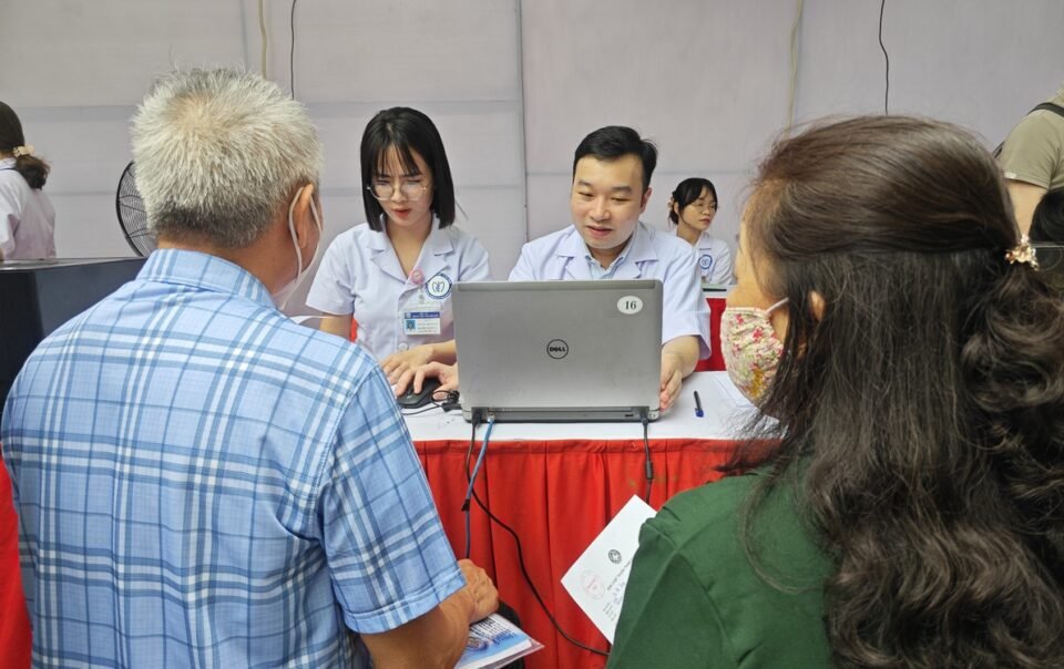 nguoi-co-‘nang-than’-ngay-cang-tang:-benh-lanh-tinh-hay-dau-hieu-ung-thu-tiem-an?