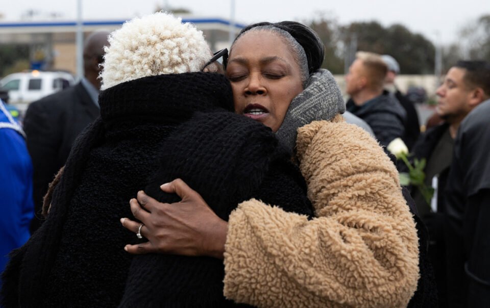 noi-kinh-hoang-trong-vu-xa-sung-tiec-sinh-nhat-tre-em-o-california