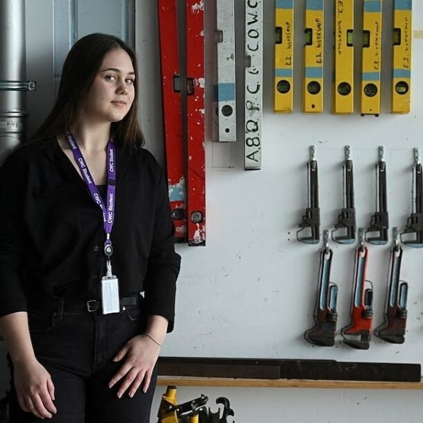 gioi-tre-anh-chon-lam-tho-vi-lo-ai-gianh-viec