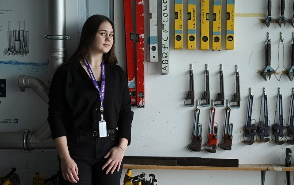 gioi-tre-anh-chon-lam-tho-vi-lo-ai-gianh-viec