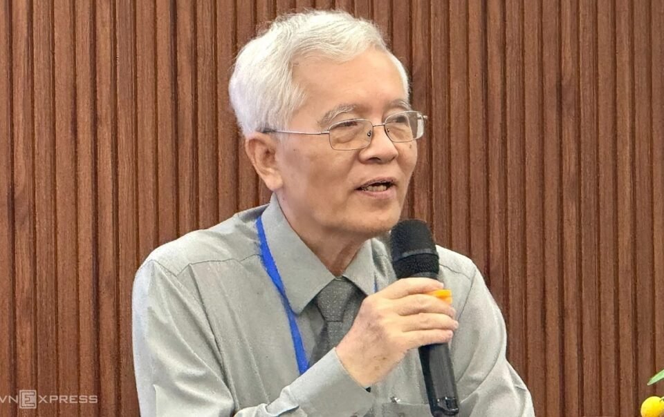 gs-huynh-nhu-phuong:-‘thieu-nghien-cuu-ve-van-hoc-mien-nam-truoc-1975’