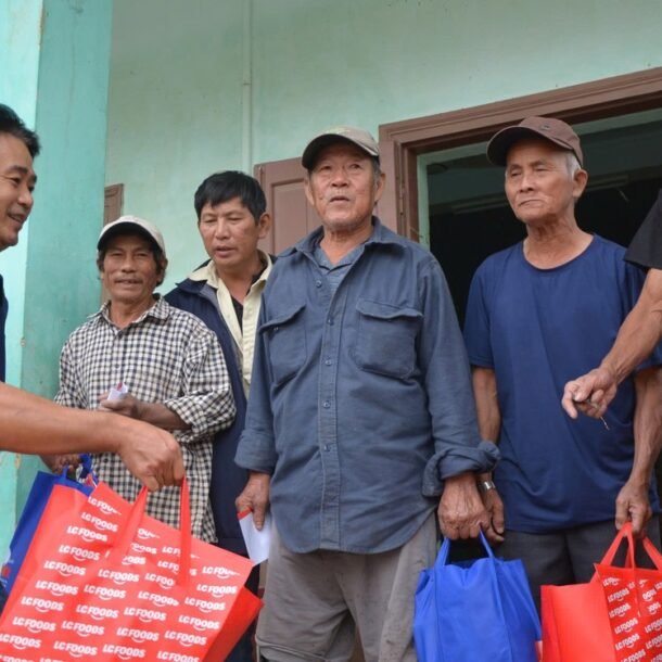 cuu-tro-dau-chi-co-cai-an-cai-mac…