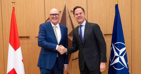 lo-ngai-ve-an-ninh,-thuy-si-sua-luat-xuat-khau-vu-kh&iacute;