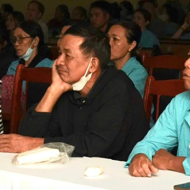 chieu-mien-phi-phim-‘mua-do’-o-benh-vien