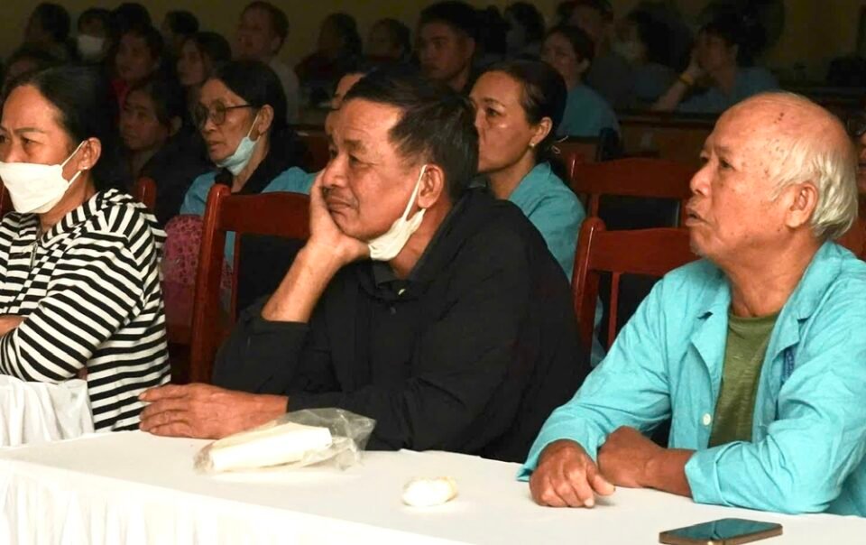 chieu-mien-phi-phim-‘mua-do’-o-benh-vien