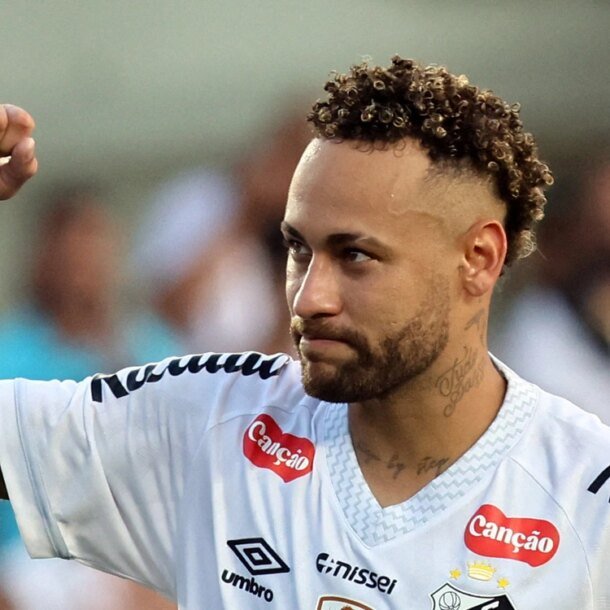 mac-ke-chan-thuong,-neymar-van-ra-san-giup-doi-bong-tru-hang-thanh-cong