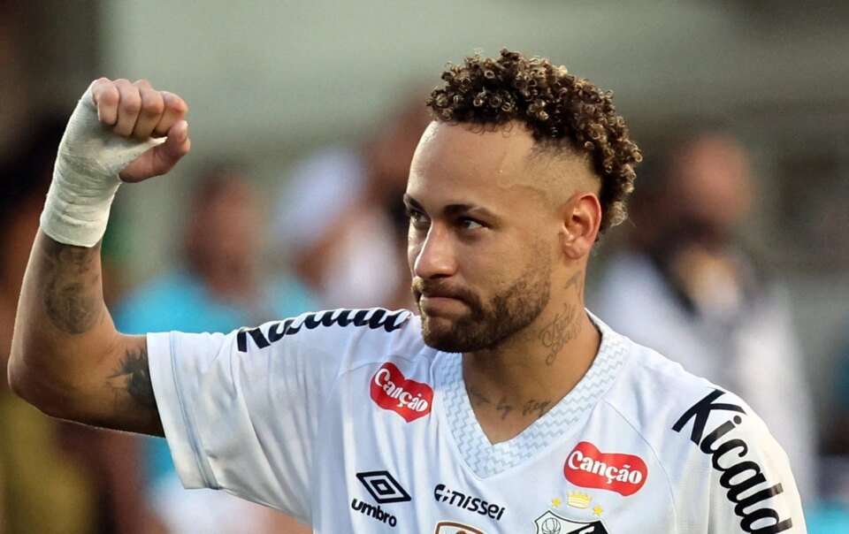 mac-ke-chan-thuong,-neymar-van-ra-san-giup-doi-bong-tru-hang-thanh-cong