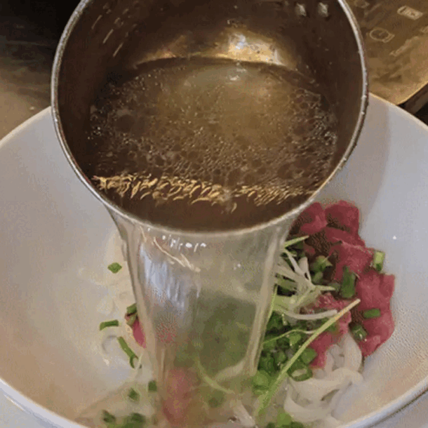 giua-khu-thao-dien-dang-song-nhat-the-gioi-co-mot-pho-‘s-thom,-bo-duong-tu-sam-ngoc-linh