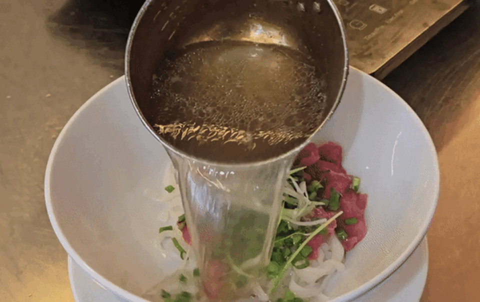 giua-khu-thao-dien-dang-song-nhat-the-gioi-co-mot-pho-‘s-thom,-bo-duong-tu-sam-ngoc-linh