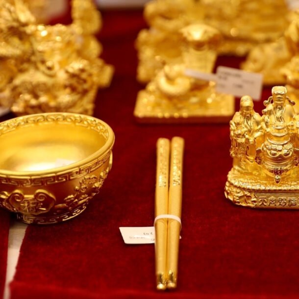 gia-vang-hom-nay-9/12/2025-sjc-quay-dau-giam-ve-sat-154-trieu-dong/luong