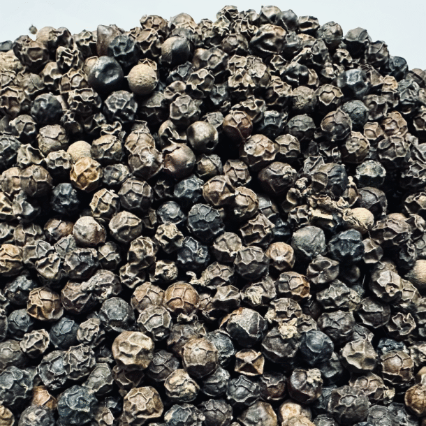 viet-nam-ban-hon-223.200-tan-‘vang-den’,-tien-thu-ve-cao-ky-luc