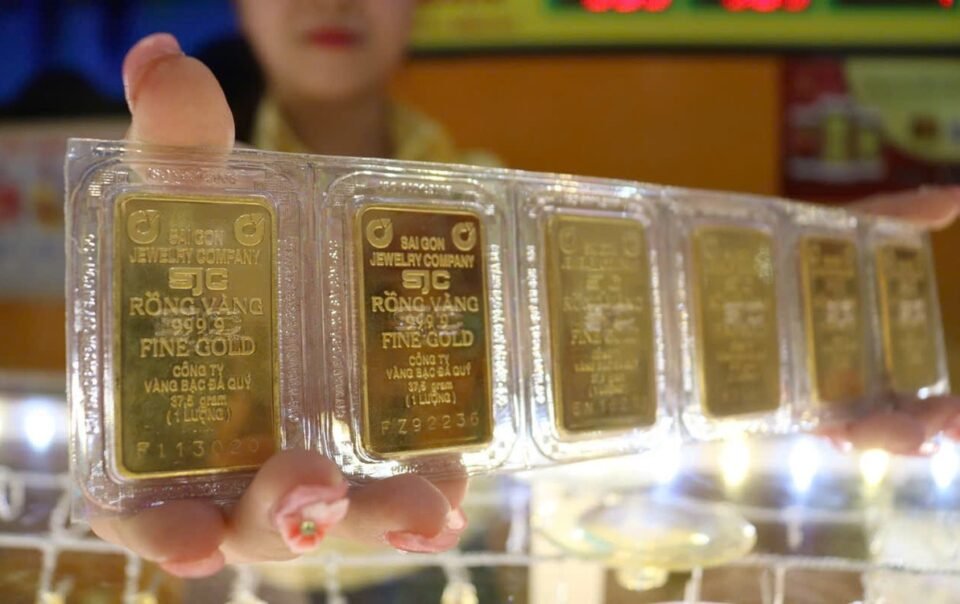 lap-san-vang:-chenh-lech-gia-vang-trong-nuoc-va-the-gioi-se-thu-hep