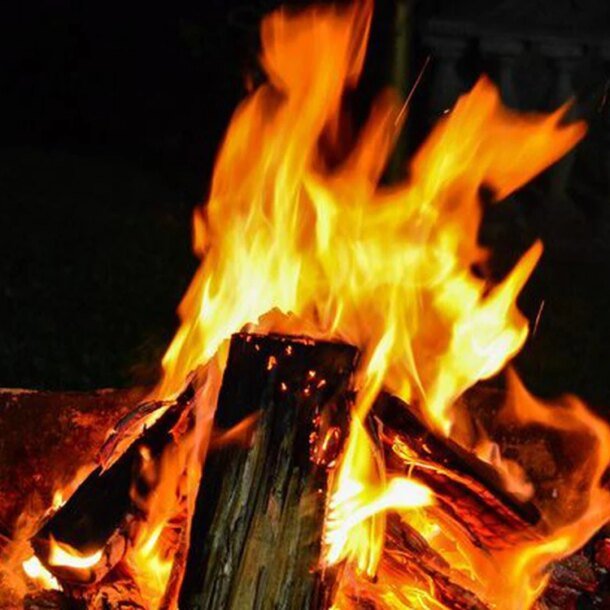 phat-hien-he-lo-con-nguoi-da-biet-tao-lua-tu-400.000-nam-truoc