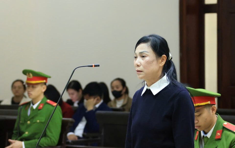 hinh-anh-cuu-bi-thu-tinh-uy-hoang-thi-thuy-lan-tai-phien-toa-phuc-tham