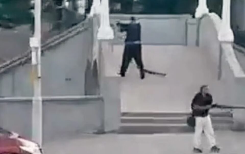 phat-hien-co-is-trong-xe-nghi-pham-xa-sung-o-australia