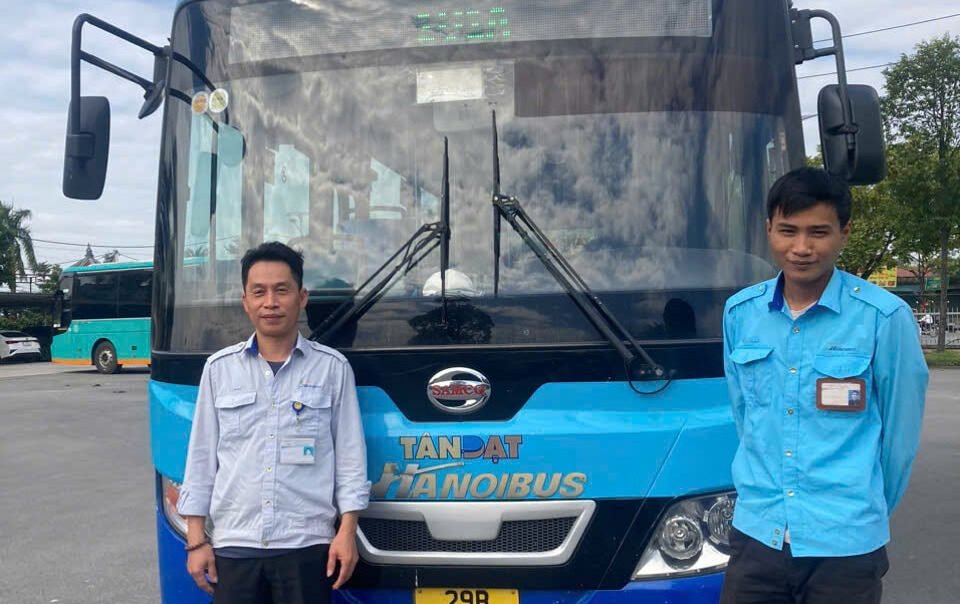 ha-noi:-nhan-vien-xe-buyt-transerco-dua-hoc-sinh-ngat-xiu-di-cap-cuu