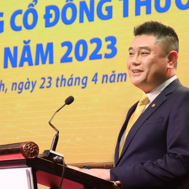 anh-em-ong-nguyen-duc-thuy-bat-ngo-rut-khoi-lpbank-ngay-them-dai-hoi-bat-thuong