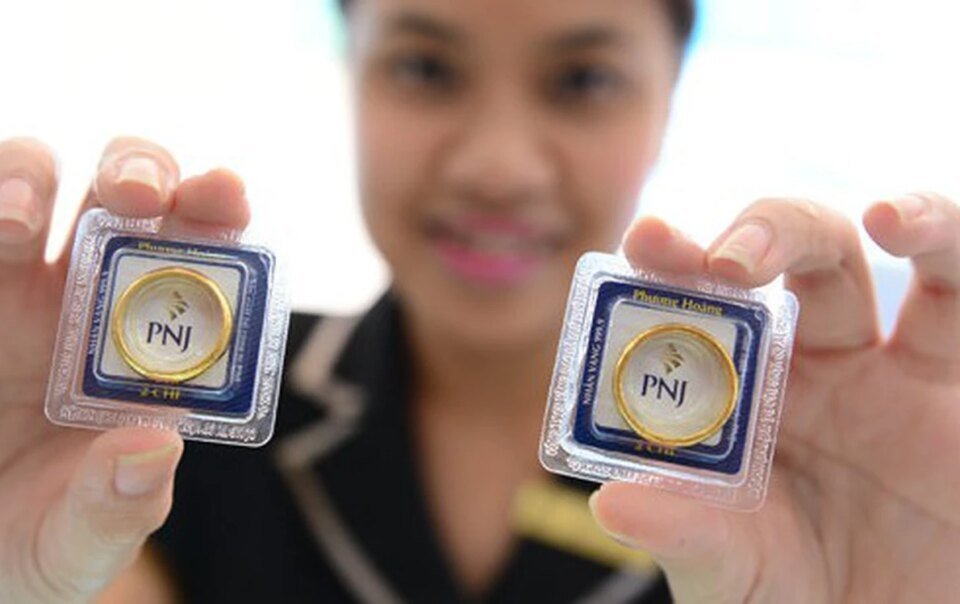 gia-vang-the-gioi-tien-sat-4.500-usd/ounce,-vang-trong-nuoc-len-159-trieu-dong/luong