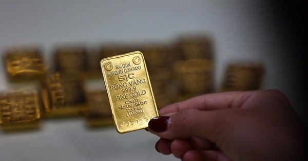 gi&aacute;-v&agrave;ng-h&ocirc;m-nay-1712.2025:-bat-tang-tro-lai