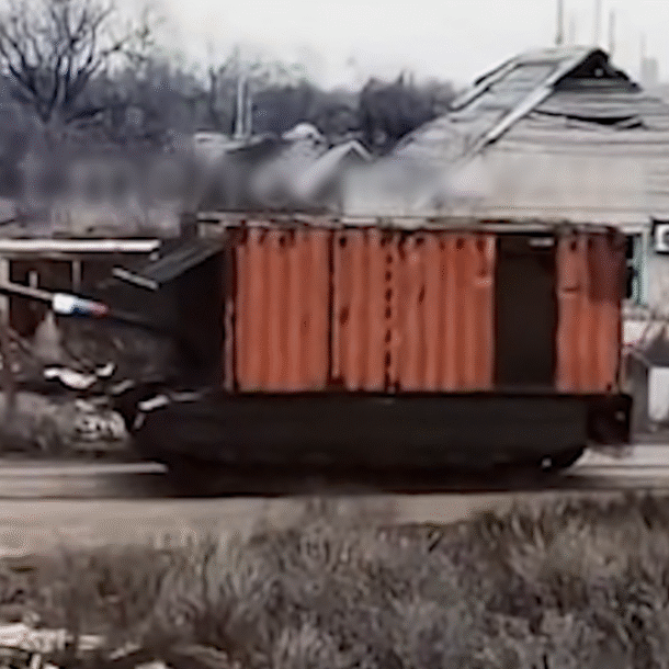 nga-trang-bi-giap-container-cho-xe-tang