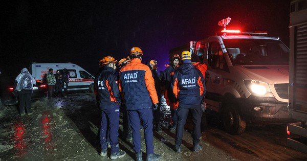 tham-muu-truong-libya-thiet-mang-trong-tai-nan-m&aacute;y-bay-o-tho-nhi-ky