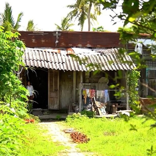 u60-don-than-song-nom-nop-trong-can-nha-cho-sap