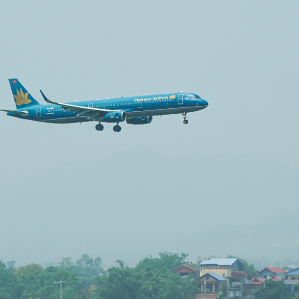 gia-ve-duong-bay-vang-ha-noi-–-tp-hcm-binh-quan-hon-1,7-trieu-dong