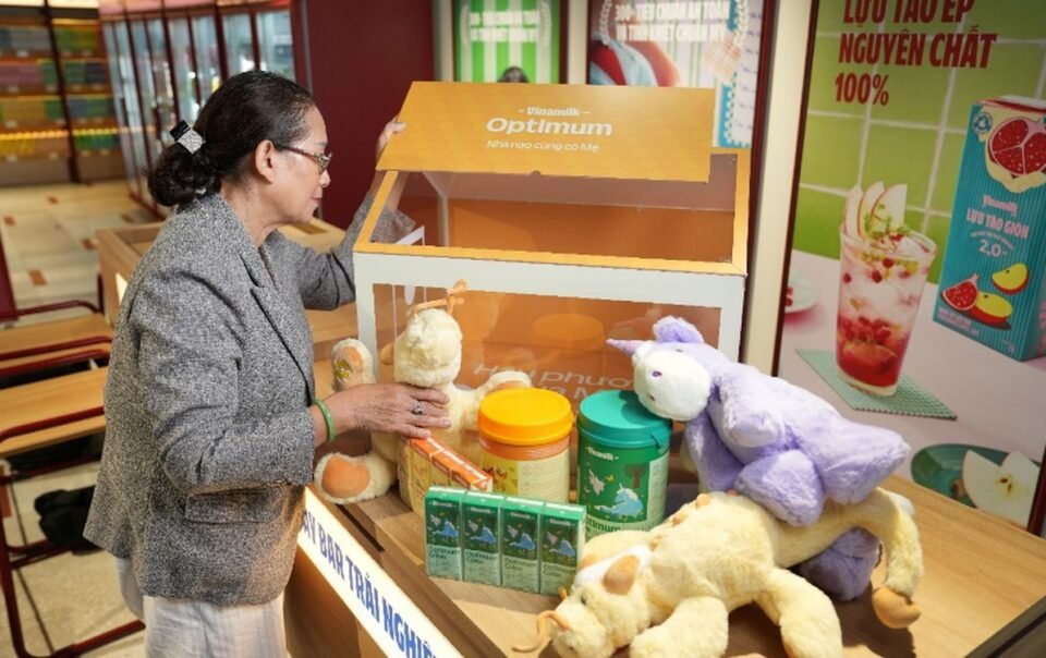 goc-nhin-tu-nguoi-ba-thoi-nay-khi-phu-con-cham-chau