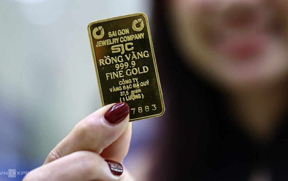 gia-vang-mieng-tang-800.000-dong