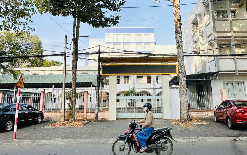 vinh-long-chuyen-26-co-so-nha,-dat-‘khong-su-dung’-lam-truong-hoc,-tru-so